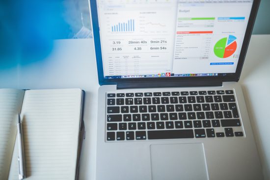 business-1836990_1280 - Merlin - Elektronika HP w swojej ofercie posiada szeroki wachlarz laptopów